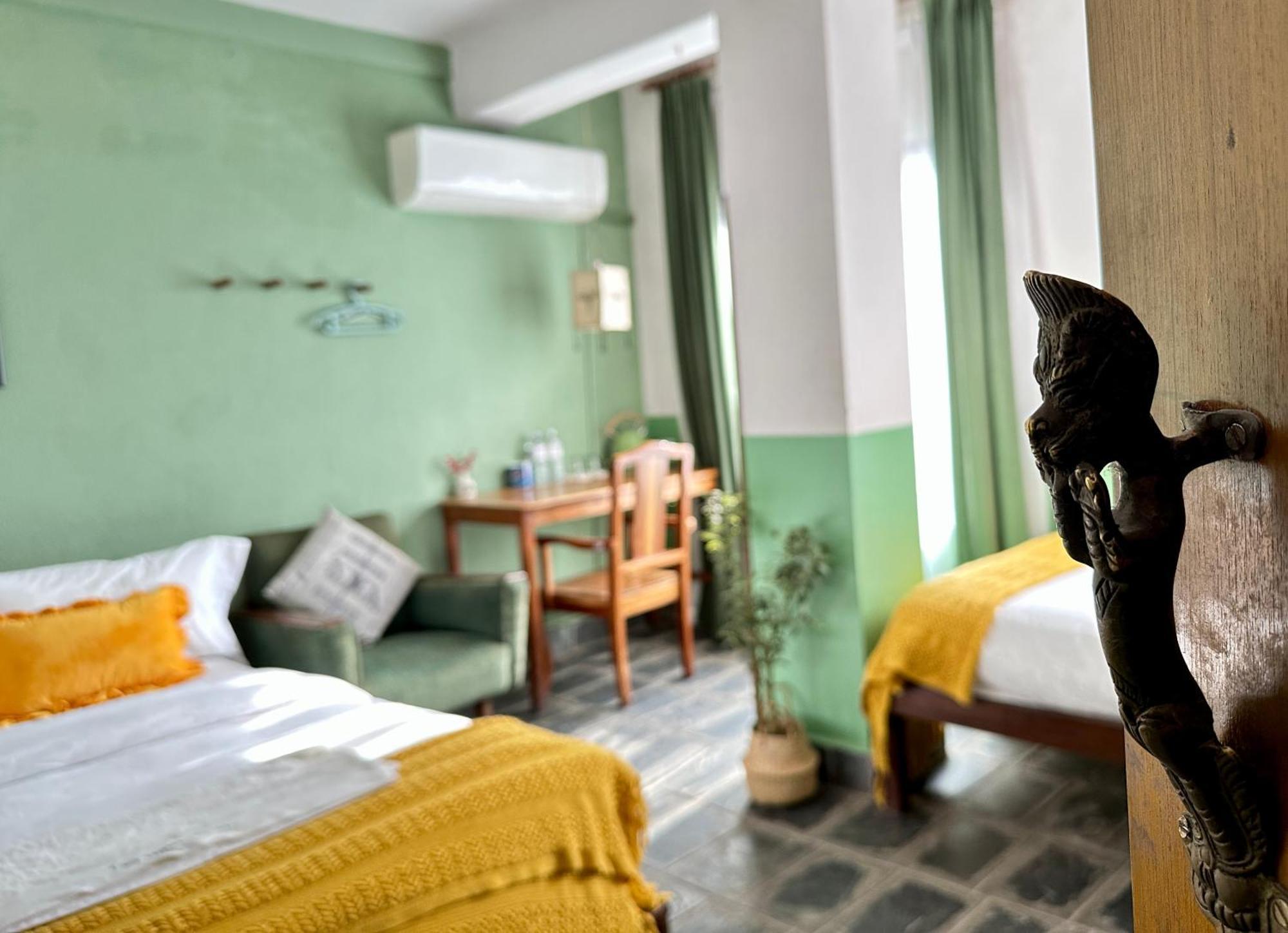 Hotel Darwin Kathmandu Bagian luar foto